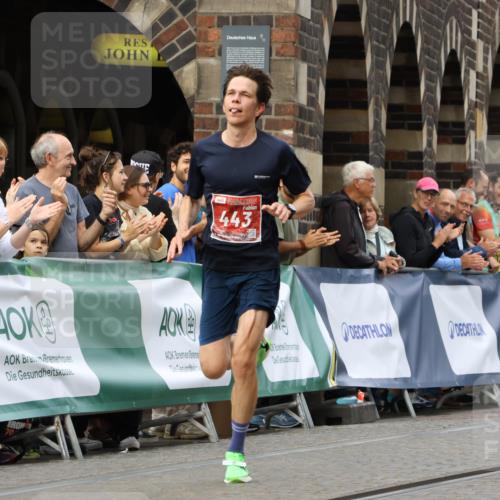13.09.2026 - 21. swb-Marathon Bremen Strokosch-Dieckow http://msf.ph/oto/10297600 13.09.2026 12:28:54 Ziel 443, 2054, 317, 608, 796, 1046 meine-sportfotos.de