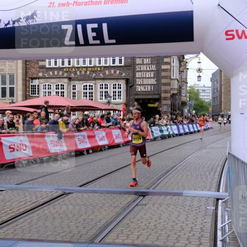 13.09.2026 - 21. swb-Marathon Bremen Tim E. http://msf.ph/oto/10297605 13.09.2026 10:29:51 Ziel 11234, 13510, 13517, 13542, 13557, 13579, 13623 meine-sportfotos.de