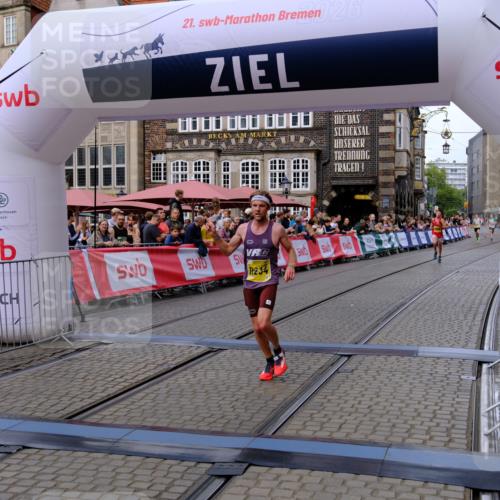 13.09.2026 - 21. swb-Marathon Bremen Tim E. http://msf.ph/oto/10297612 13.09.2026 10:29:52 Ziel 11234, 13510, 13517, 13542, 13557, 13579, 13623 meine-sportfotos.de