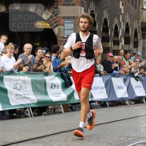 13.09.2026 - 21. swb-Marathon Bremen Strokosch-Dieckow http://msf.ph/oto/10297616 13.09.2026 12:28:57 Ziel 443, 2054, 317, 608, 1046 meine-sportfotos.de