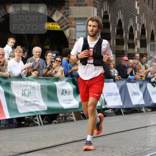 13.09.2026 - 21. swb-Marathon Bremen Strokosch-Dieckow http://msf.ph/oto/10297621 13.09.2026 12:28:57 Ziel 443, 2054, 317, 608, 1046 meine-sportfotos.de