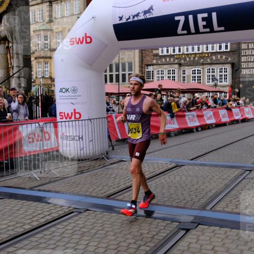 13.09.2026 - 21. swb-Marathon Bremen Tim E. http://msf.ph/oto/10297626 13.09.2026 10:29:53 Ziel 11234, 13510, 13542, 13579, 13623 meine-sportfotos.de