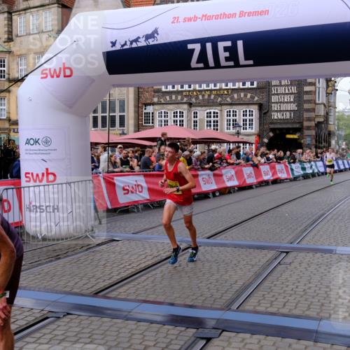 13.09.2026 - 21. swb-Marathon Bremen Tim E. http://msf.ph/oto/10297636 13.09.2026 10:29:56 Ziel 11234, 13510, 13579, 13623 meine-sportfotos.de
