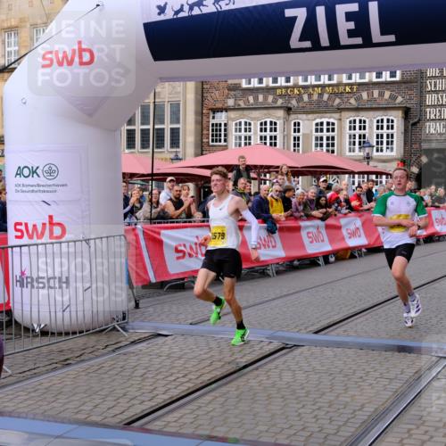 13.09.2026 - 21. swb-Marathon Bremen Tim E. http://msf.ph/oto/10297652 13.09.2026 10:29:58 Ziel 11234, 13510, 13579, 13623 meine-sportfotos.de