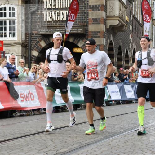 13.09.2026 - 21. swb-Marathon Bremen Strokosch-Dieckow http://msf.ph/oto/10297671 13.09.2026 12:29:27 Ziel 317, 608, 796, 1046, 821 meine-sportfotos.de