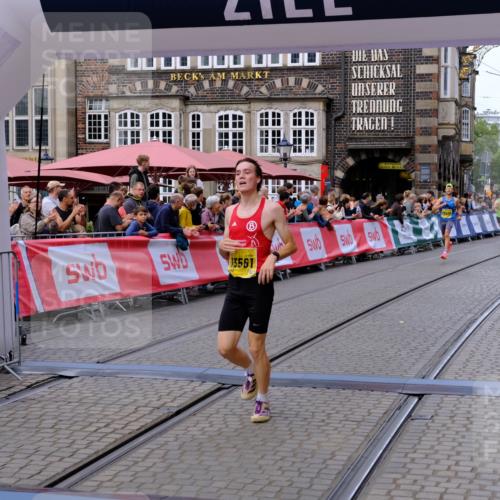 13.09.2026 - 21. swb-Marathon Bremen Tim E. http://msf.ph/oto/10297677 13.09.2026 10:30:29 Ziel 13522, 13561, 13569, 13576 meine-sportfotos.de