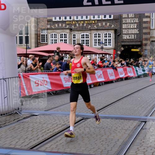 13.09.2026 - 21. swb-Marathon Bremen Tim E. http://msf.ph/oto/10297682 13.09.2026 10:30:30 Ziel 13522, 13561, 13569, 13576 meine-sportfotos.de