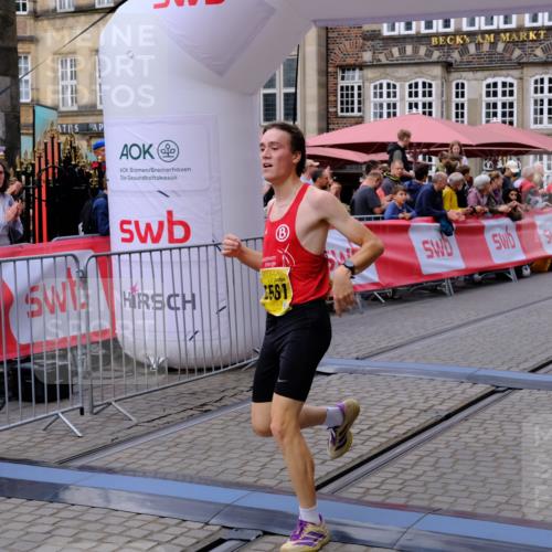 13.09.2026 - 21. swb-Marathon Bremen Tim E. http://msf.ph/oto/10297698 13.09.2026 10:30:30 Ziel 13522, 13561, 13569, 13576 meine-sportfotos.de