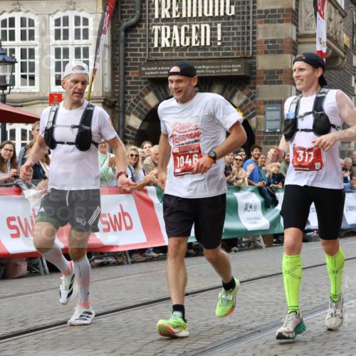 13.09.2026 - 21. swb-Marathon Bremen Strokosch-Dieckow http://msf.ph/oto/10297709 13.09.2026 12:29:28 Ziel 317, 608, 796, 1046, 821 meine-sportfotos.de