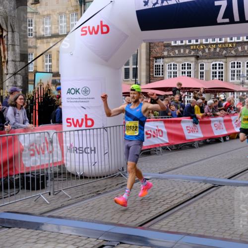 13.09.2026 - 21. swb-Marathon Bremen Tim E. http://msf.ph/oto/10297725 13.09.2026 10:30:33 Ziel 13522, 13561, 13569, 13576 meine-sportfotos.de