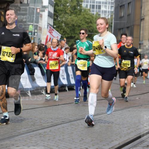13.09.2026 - 21. swb-Marathon Bremen Strokosch-Dieckow http://msf.ph/oto/10297754 13.09.2026 10:49:17 Ziel 10253, 10293, 10392, 10566, 11885, 11891, 12027, 12204, 12350, 13512, 13555, 10739, 10835, 10846, 10910, 11092, 11191, 11621, 11635, 12376 meine-sportfotos.de
