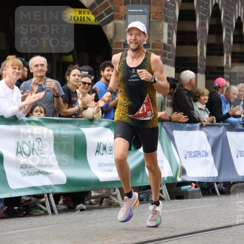 13.09.2026 - 21. swb-Marathon Bremen Strokosch-Dieckow http://msf.ph/oto/10297762 13.09.2026 12:30:03 Ziel 821 meine-sportfotos.de