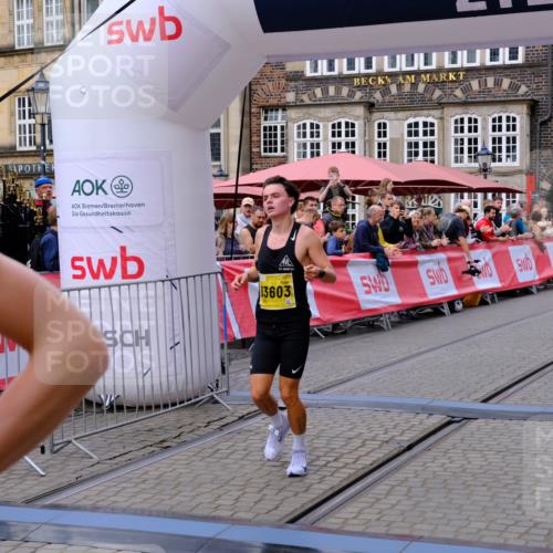 13.09.2026 - 21. swb-Marathon Bremen Tim E. http://msf.ph/oto/10297775 13.09.2026 10:30:52 Ziel 12458, 13603 meine-sportfotos.de