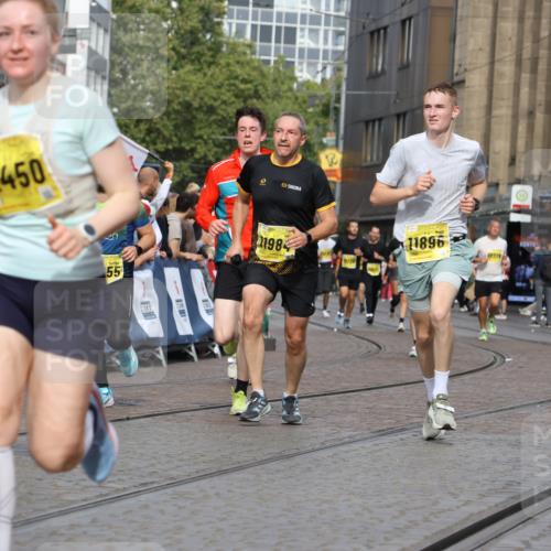 13.09.2026 - 21. swb-Marathon Bremen Strokosch-Dieckow http://msf.ph/oto/10297850 13.09.2026 10:49:19 Ziel 10253, 10293, 10392, 10566, 11885, 11891, 12027, 12132, 12204, 12350, 12450, 12529, 13512, 13555, 10739, 10835, 10846, 10910, 11092, 11191, 11621, 11635, 12376 meine-sportfotos.de