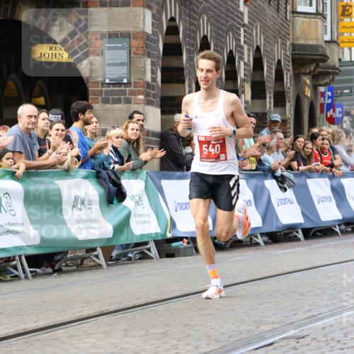 13.09.2026 - 21. swb-Marathon Bremen Strokosch-Dieckow http://msf.ph/oto/10297856 13.09.2026 12:32:49 Ziel 540, 822 meine-sportfotos.de
