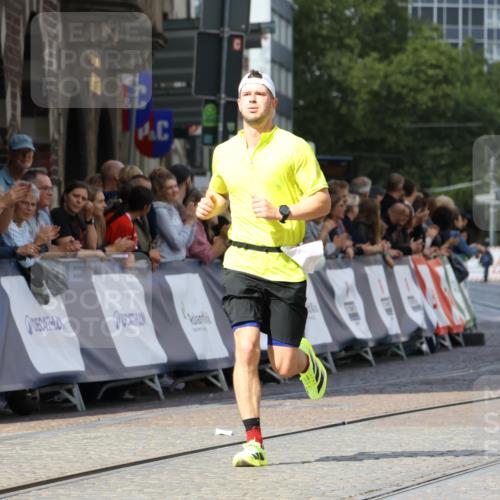 13.09.2026 - 21. swb-Marathon Bremen Strokosch-Dieckow http://msf.ph/oto/10297887 13.09.2026 12:33:15 Ziel 822 meine-sportfotos.de