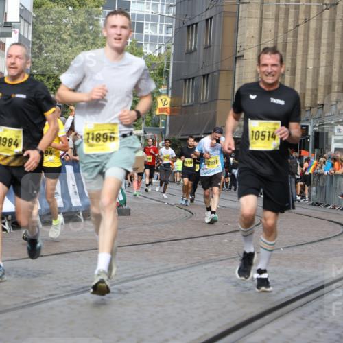 13.09.2026 - 21. swb-Marathon Bremen Strokosch-Dieckow http://msf.ph/oto/10297888 13.09.2026 10:49:20 Ziel 10253, 10293, 10392, 10566, 11316, 11891, 12027, 12132, 12149, 12204, 12350, 12450, 12529, 13512, 13555, 10739, 10835, 10846, 10910, 11092, 11191, 11635, 12376 meine-sportfotos.de