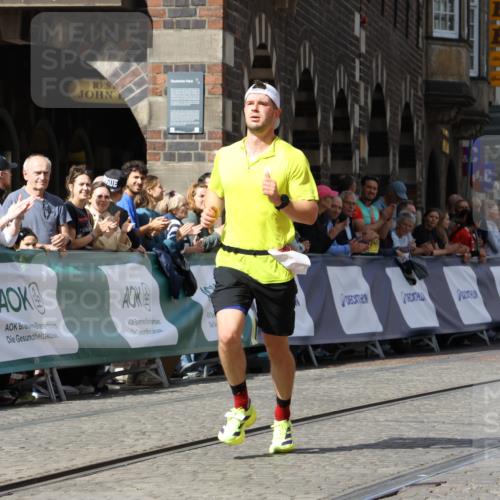 13.09.2026 - 21. swb-Marathon Bremen Strokosch-Dieckow http://msf.ph/oto/10297906 13.09.2026 12:33:17 Ziel 822 meine-sportfotos.de