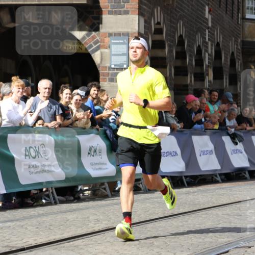 13.09.2026 - 21. swb-Marathon Bremen Strokosch-Dieckow http://msf.ph/oto/10297914 13.09.2026 12:33:17 Ziel 822 meine-sportfotos.de