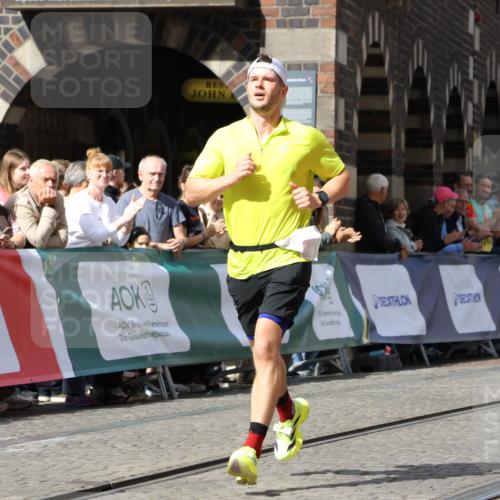 13.09.2026 - 21. swb-Marathon Bremen Strokosch-Dieckow http://msf.ph/oto/10297928 13.09.2026 12:33:17 Ziel 822 meine-sportfotos.de