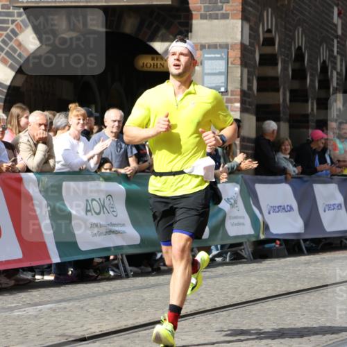 13.09.2026 - 21. swb-Marathon Bremen Strokosch-Dieckow http://msf.ph/oto/10297932 13.09.2026 12:33:17 Ziel 822 meine-sportfotos.de