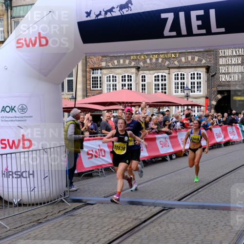 13.09.2026 - 21. swb-Marathon Bremen Tim E. http://msf.ph/oto/10297949 13.09.2026 10:32:09 Ziel 12457, 13533, 13536, 13573, 13618, 13643 meine-sportfotos.de