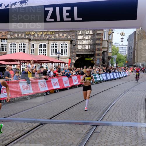13.09.2026 - 21. swb-Marathon Bremen Tim E. http://msf.ph/oto/10297969 13.09.2026 10:32:10 Ziel 12457, 13533, 13536, 13573, 13618, 13643 meine-sportfotos.de