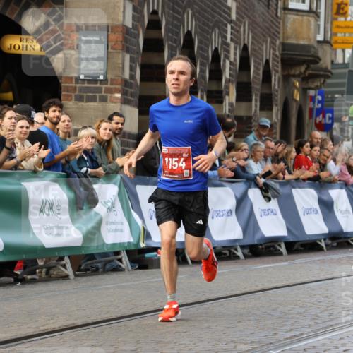 13.09.2026 - 21. swb-Marathon Bremen Strokosch-Dieckow http://msf.ph/oto/10297989 13.09.2026 12:34:49 Ziel 917, 1154, 1997 meine-sportfotos.de