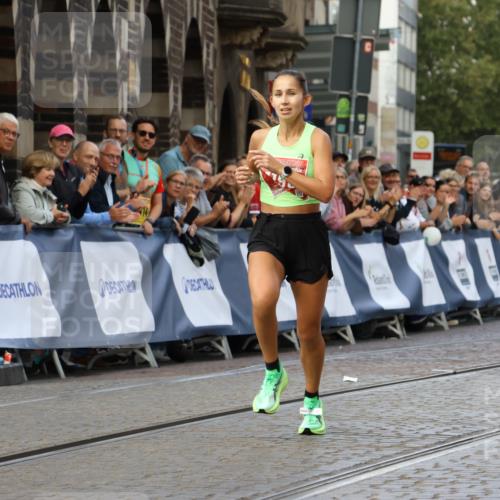 13.09.2026 - 21. swb-Marathon Bremen Strokosch-Dieckow http://msf.ph/oto/10298072 13.09.2026 12:35:04 Ziel 917, 1190, 1997, 1028 meine-sportfotos.de