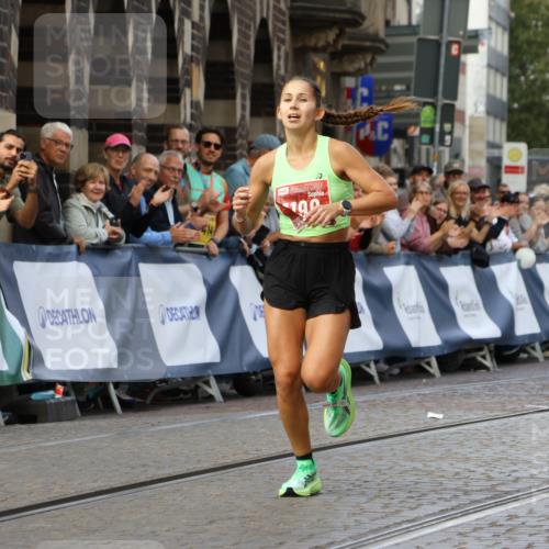 13.09.2026 - 21. swb-Marathon Bremen Strokosch-Dieckow http://msf.ph/oto/10298083 13.09.2026 12:35:04 Ziel 917, 1190, 1997, 1028 meine-sportfotos.de