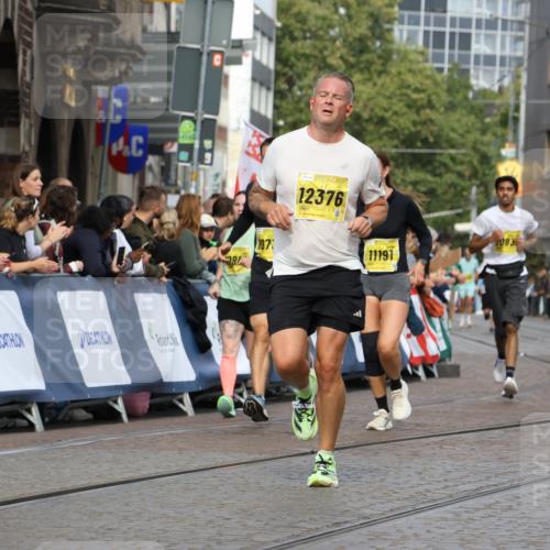 13.09.2026 - 21. swb-Marathon Bremen Strokosch-Dieckow http://msf.ph/oto/10298094 13.09.2026 10:49:32 Ziel 10294, 10392, 10514, 10566, 10655, 11316, 11567, 11621, 11891, 11896, 11984, 12132, 12149, 12450, 12529, 13577, 10709, 11007, 11717 meine-sportfotos.de