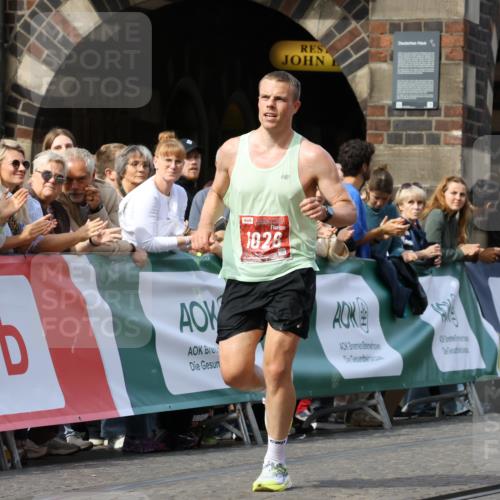 13.09.2026 - 21. swb-Marathon Bremen Strokosch-Dieckow http://msf.ph/oto/10298103 13.09.2026 12:35:31 Ziel 1028 meine-sportfotos.de