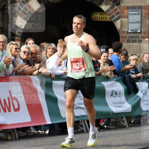 13.09.2026 - 21. swb-Marathon Bremen Strokosch-Dieckow http://msf.ph/oto/10298107 13.09.2026 12:35:31 Ziel 1028 meine-sportfotos.de