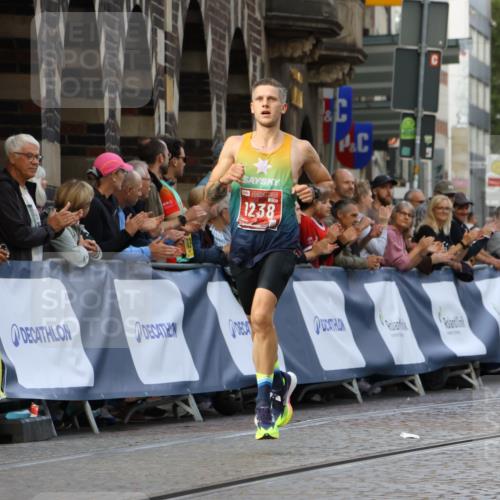 13.09.2026 - 21. swb-Marathon Bremen Strokosch-Dieckow http://msf.ph/oto/10298119 13.09.2026 12:36:11 Ziel 245, 1238 meine-sportfotos.de
