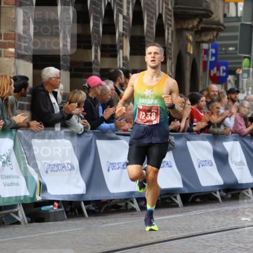 13.09.2026 - 21. swb-Marathon Bremen Strokosch-Dieckow http://msf.ph/oto/10298126 13.09.2026 12:36:11 Ziel 245, 1238 meine-sportfotos.de
