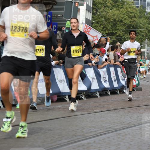 13.09.2026 - 21. swb-Marathon Bremen Strokosch-Dieckow http://msf.ph/oto/10298128 13.09.2026 10:49:33 Ziel 10294, 10392, 10514, 10655, 11316, 11567, 11621, 11891, 11896, 11984, 12132, 12149, 12450, 12529, 13577, 10709, 11007, 11717 meine-sportfotos.de