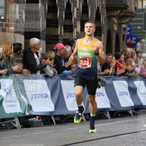 13.09.2026 - 21. swb-Marathon Bremen Strokosch-Dieckow http://msf.ph/oto/10298130 13.09.2026 12:36:11 Ziel 245, 1238 meine-sportfotos.de