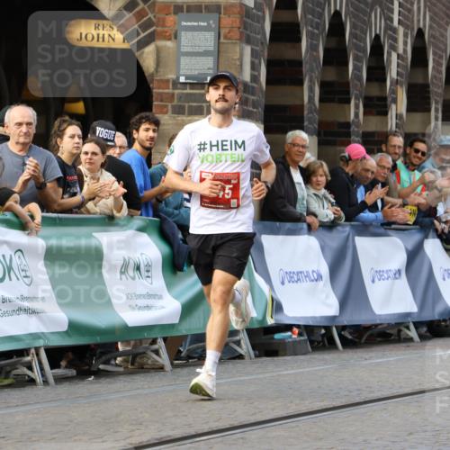 13.09.2026 - 21. swb-Marathon Bremen Strokosch-Dieckow http://msf.ph/oto/10298142 13.09.2026 12:36:16 Ziel 245, 1238, 1670 meine-sportfotos.de