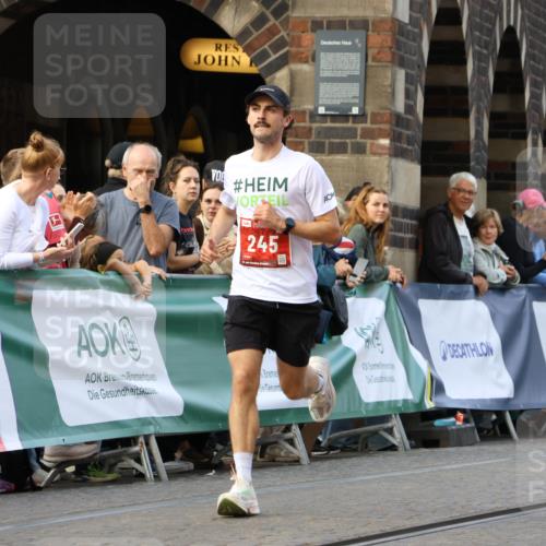13.09.2026 - 21. swb-Marathon Bremen Strokosch-Dieckow http://msf.ph/oto/10298156 13.09.2026 12:36:16 Ziel 245, 1238, 1670 meine-sportfotos.de