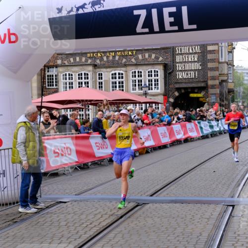 13.09.2026 - 21. swb-Marathon Bremen Tim E. http://msf.ph/oto/10298202 13.09.2026 10:33:57 Ziel 10366, 10475, 11059, 11481, 12459, 13530, 13541 meine-sportfotos.de