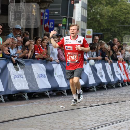 13.09.2026 - 21. swb-Marathon Bremen Strokosch-Dieckow http://msf.ph/oto/10298245 13.09.2026 12:38:02 Ziel 1766 meine-sportfotos.de