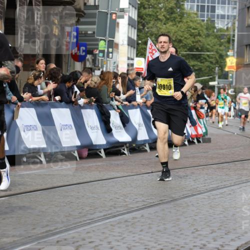 13.09.2026 - 21. swb-Marathon Bremen Strokosch-Dieckow http://msf.ph/oto/10298248 13.09.2026 10:49:38 Ziel 10294, 10514, 10655, 10739, 10846, 11191, 11316, 11567, 11621, 11896, 11984, 12132, 12149, 12376, 12450, 12529, 13577, 10508, 10709, 10966, 11007, 11035, 11183 meine-sportfotos.de