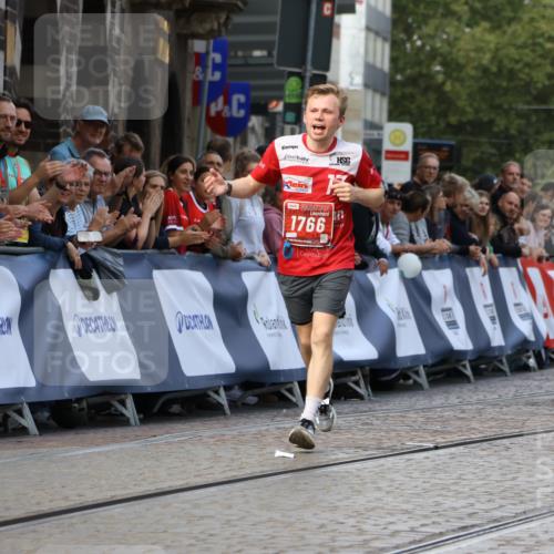 13.09.2026 - 21. swb-Marathon Bremen Strokosch-Dieckow http://msf.ph/oto/10298250 13.09.2026 12:38:03 Ziel 1766 meine-sportfotos.de