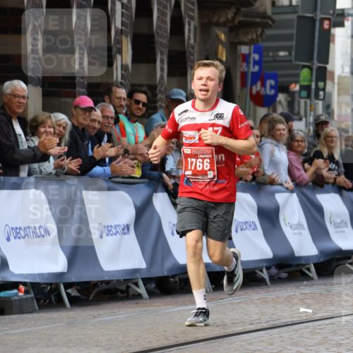13.09.2026 - 21. swb-Marathon Bremen Strokosch-Dieckow http://msf.ph/oto/10298259 13.09.2026 12:38:04 Ziel 1766 meine-sportfotos.de