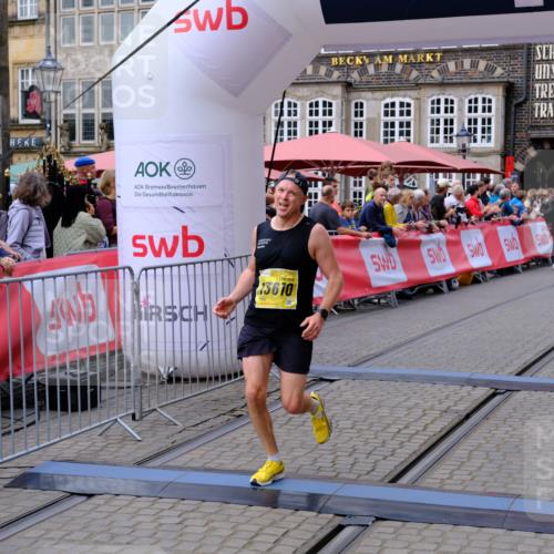 13.09.2026 - 21. swb-Marathon Bremen Tim E. http://msf.ph/oto/10298260 13.09.2026 10:34:34 Ziel 11418, 13605, 13610, 13633 meine-sportfotos.de