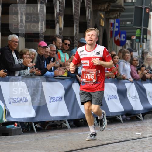 13.09.2026 - 21. swb-Marathon Bremen Strokosch-Dieckow http://msf.ph/oto/10298261 13.09.2026 12:38:04 Ziel 1766 meine-sportfotos.de