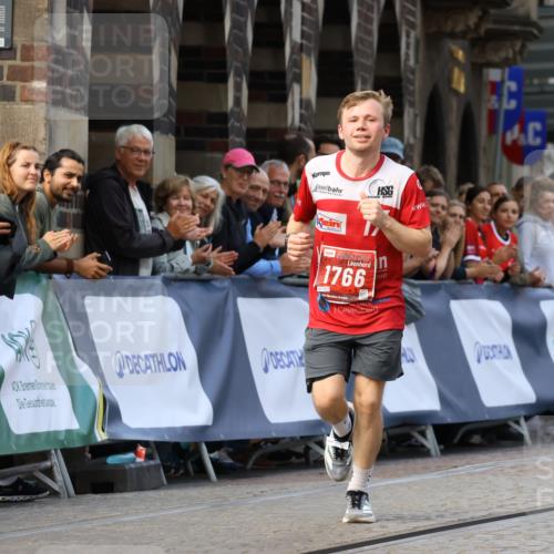 13.09.2026 - 21. swb-Marathon Bremen Strokosch-Dieckow http://msf.ph/oto/10298273 13.09.2026 12:38:04 Ziel 1766 meine-sportfotos.de