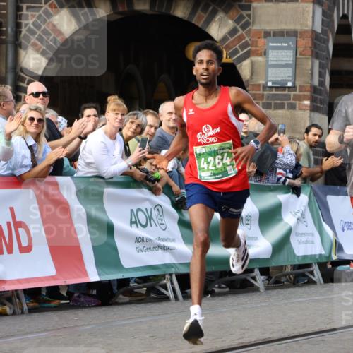 13.09.2026 - 21. swb-Marathon Bremen Strokosch-Dieckow http://msf.ph/oto/10298299 13.09.2026 12:40:36 Ziel 149, 1263, 3662 meine-sportfotos.de