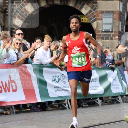 13.09.2026 - 21. swb-Marathon Bremen Strokosch-Dieckow http://msf.ph/oto/10298301 13.09.2026 12:40:36 Ziel 149, 1263, 3662 meine-sportfotos.de