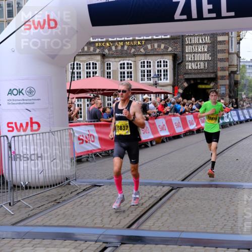 13.09.2026 - 21. swb-Marathon Bremen Tim E. http://msf.ph/oto/10298305 13.09.2026 10:34:54 Ziel 10818, 12413, 12540, 13637 meine-sportfotos.de
